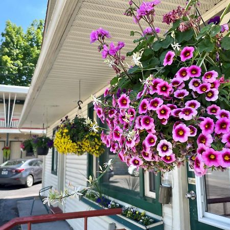 Motel Saint-Hilaire Mont-Saint-Hilaire Zewnętrze zdjęcie
