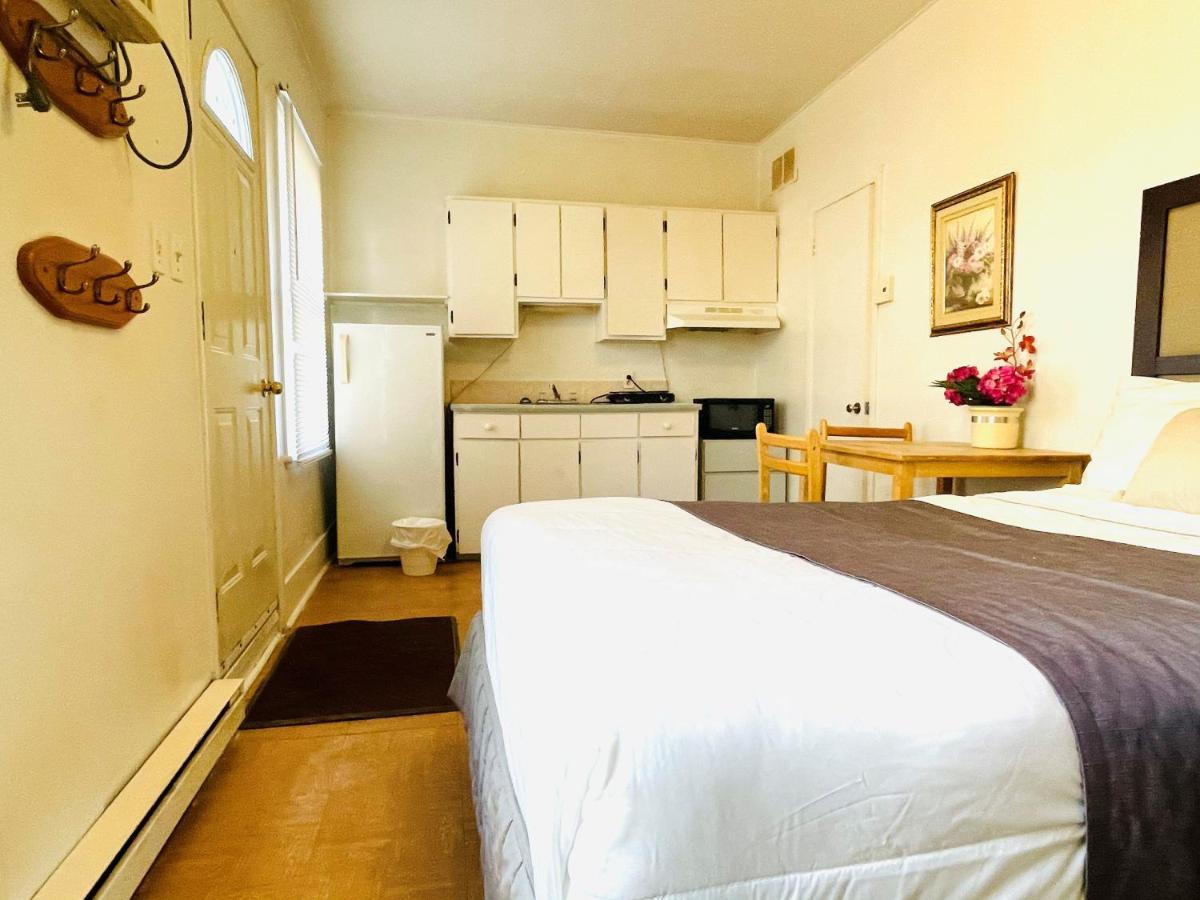 Motel Saint-Hilaire Mont-Saint-Hilaire Zewnętrze zdjęcie