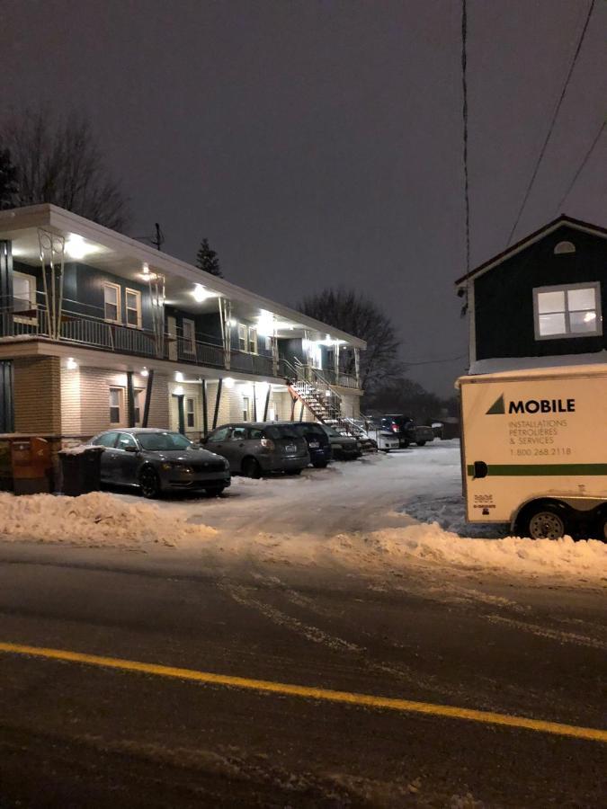 Motel Saint-Hilaire Mont-Saint-Hilaire Zewnętrze zdjęcie