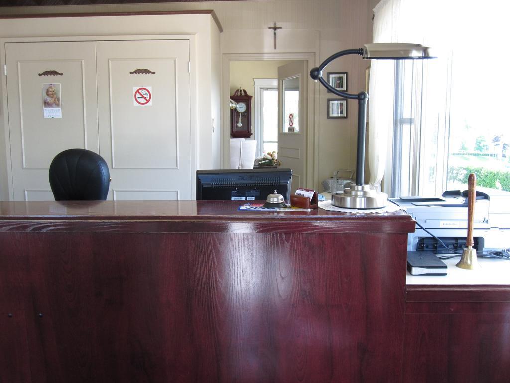 Motel Saint-Hilaire Mont-Saint-Hilaire Zewnętrze zdjęcie