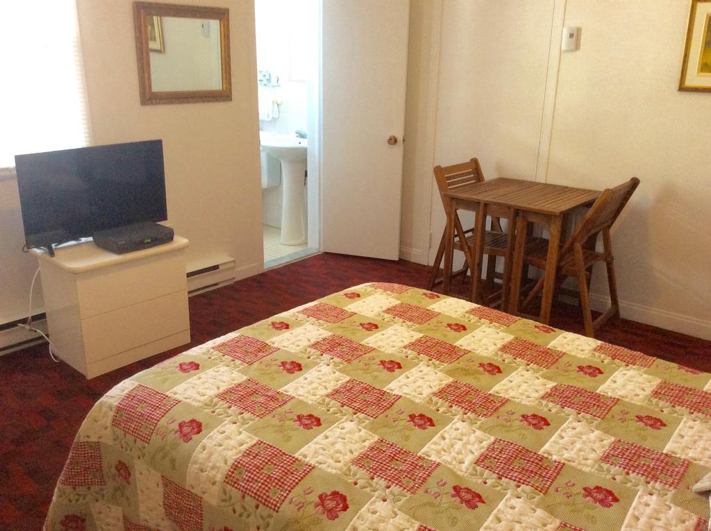 Motel Saint-Hilaire Mont-Saint-Hilaire Zewnętrze zdjęcie